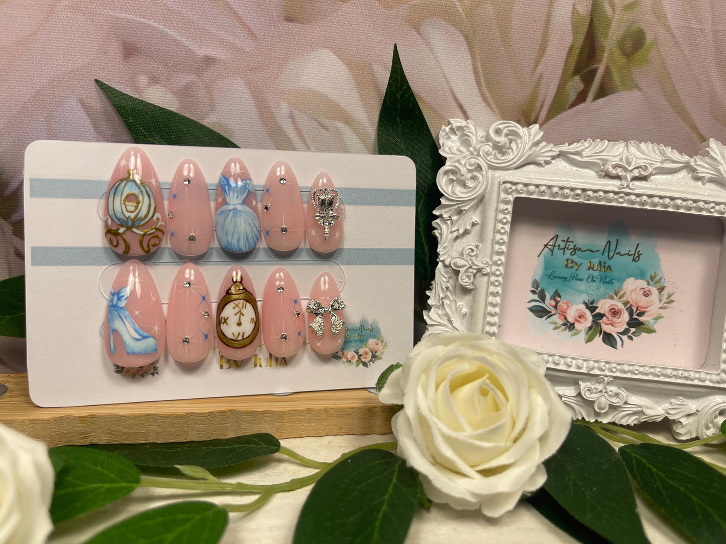 BIBBIDI BOBBIDI BOO - Set of 10 Cinderella inspired Nails