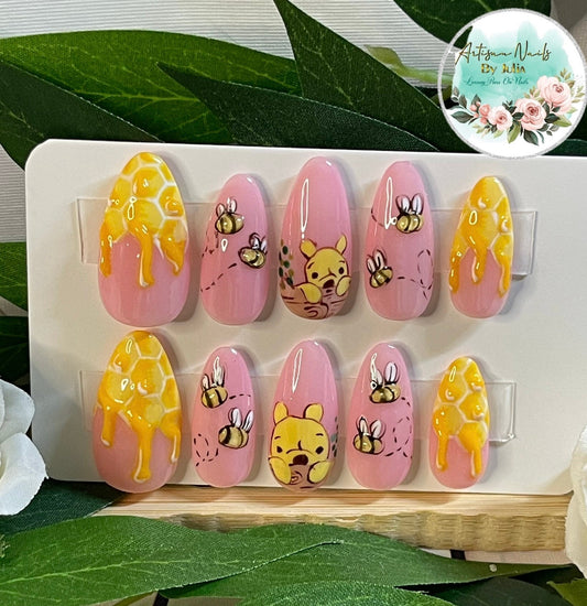 POOH’S FAVOURITE - Set of 10 Winnie The Pooh & Honeycomb 3D Nails