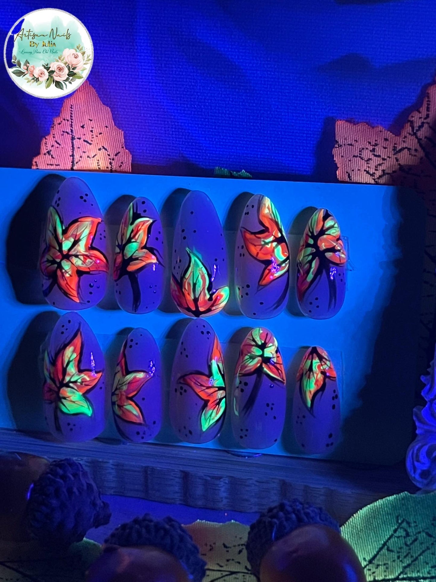OAK FALL - Set of 10 Rich Neon Autumn Leaf Nails