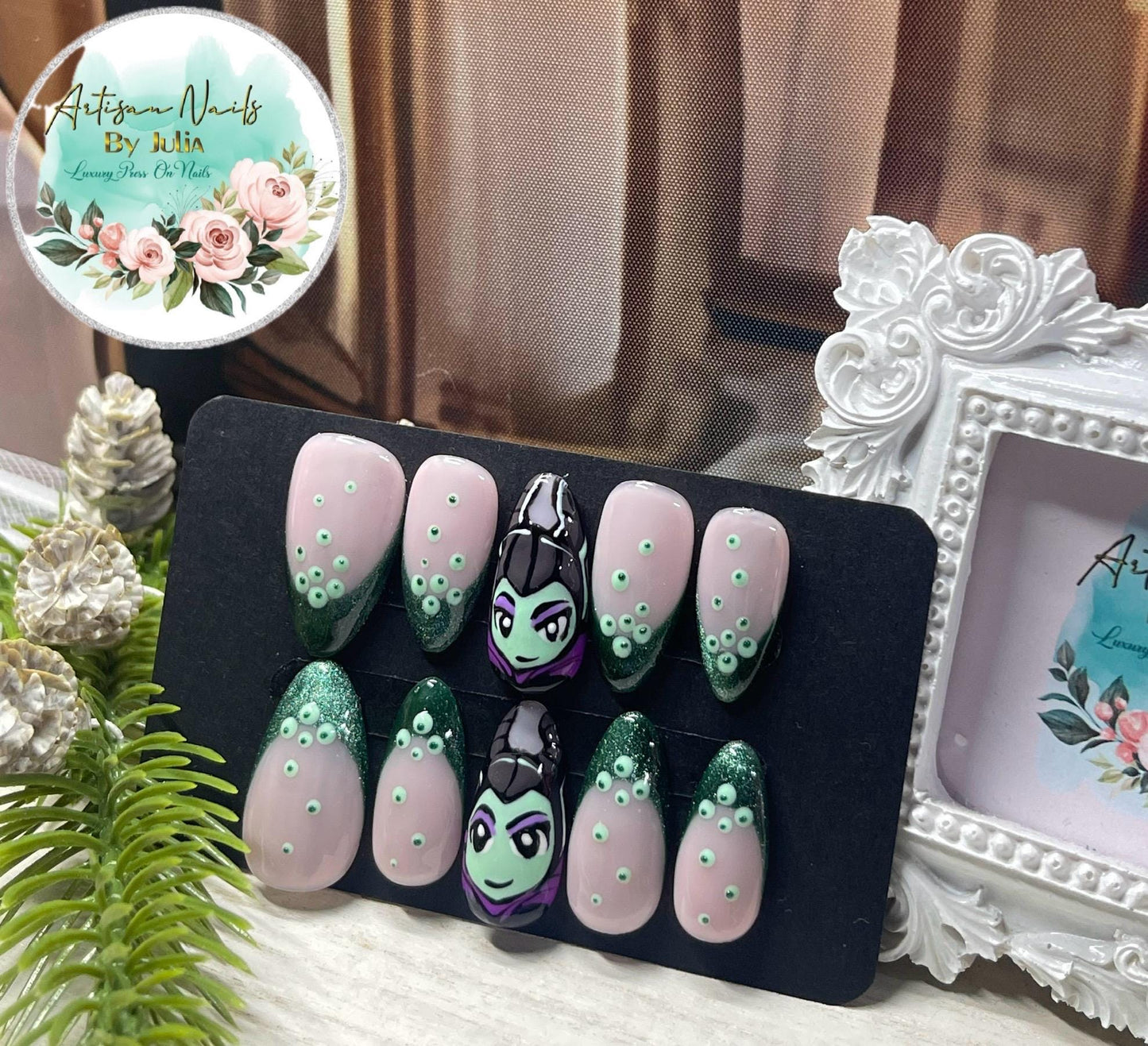 MALEFICENT - Set of 10 Maleficent inspired Nails