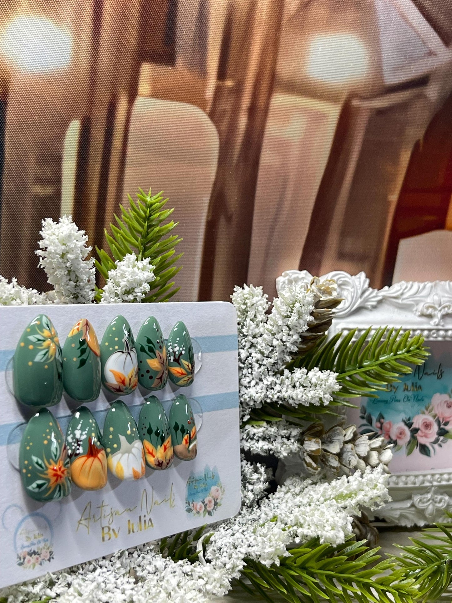 THANKFUL - Set of 10 Thanksgiving Pumpkin Nails in Fall colours