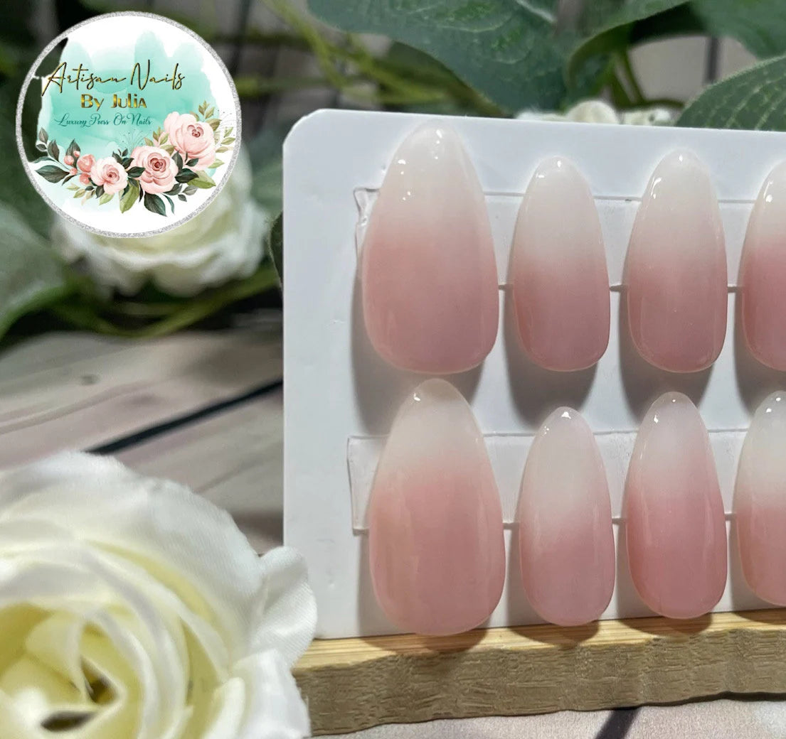 BABY BOOMER - Set de 10 uñas ombré rosas y blancas