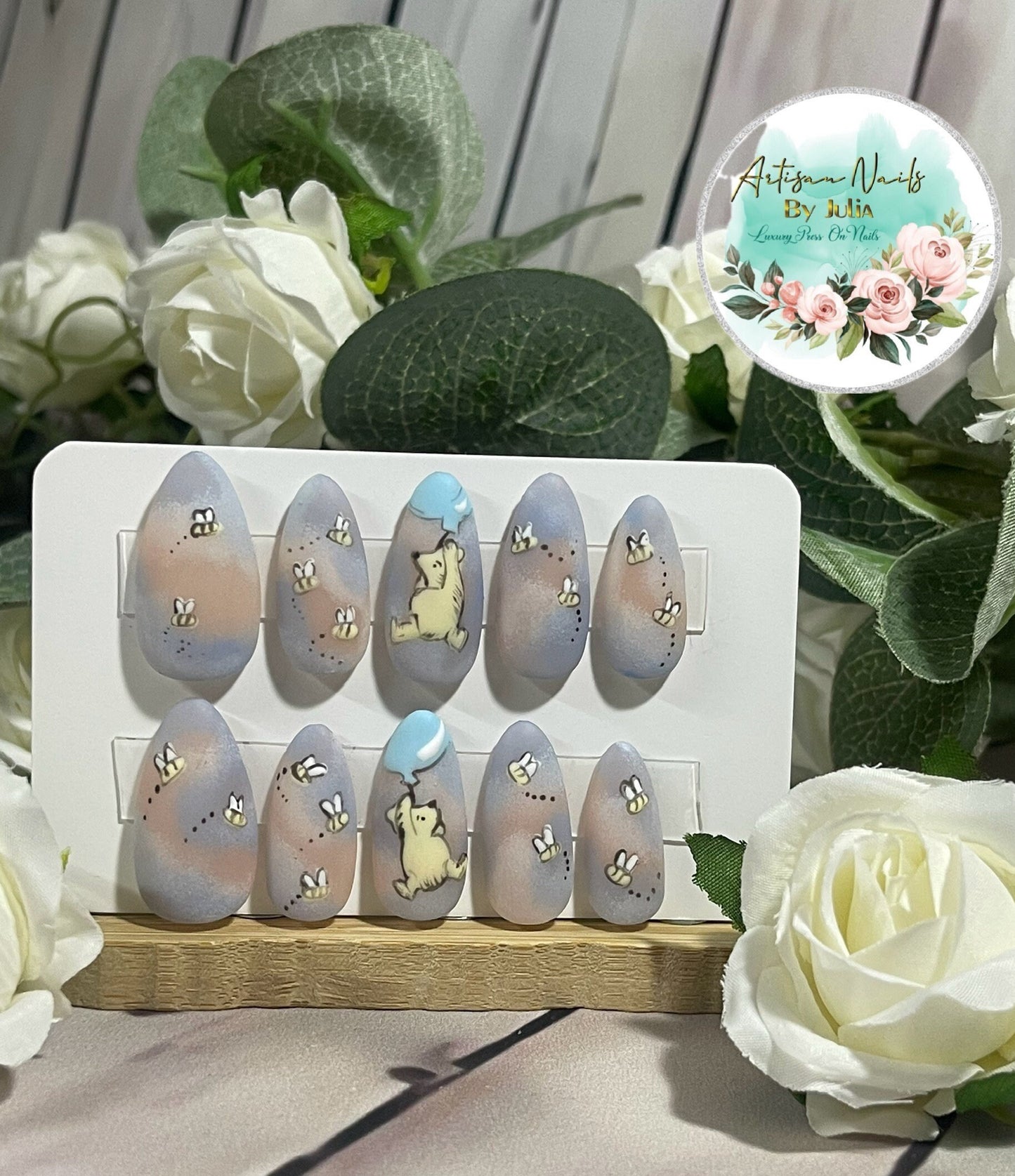 BLUSTERY DAY - Gel Press on Nails - Lot de 10 ongles inspirés de Winnie l'ourson - Fabriqués sur commande