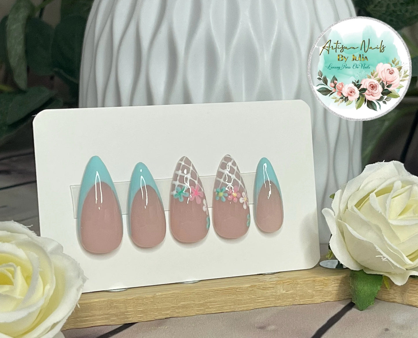 DÉLICAT - Ongles en gel à presser - Lot de 10 faux ongles à pointe française en dentelle - Fabriqués sur commande