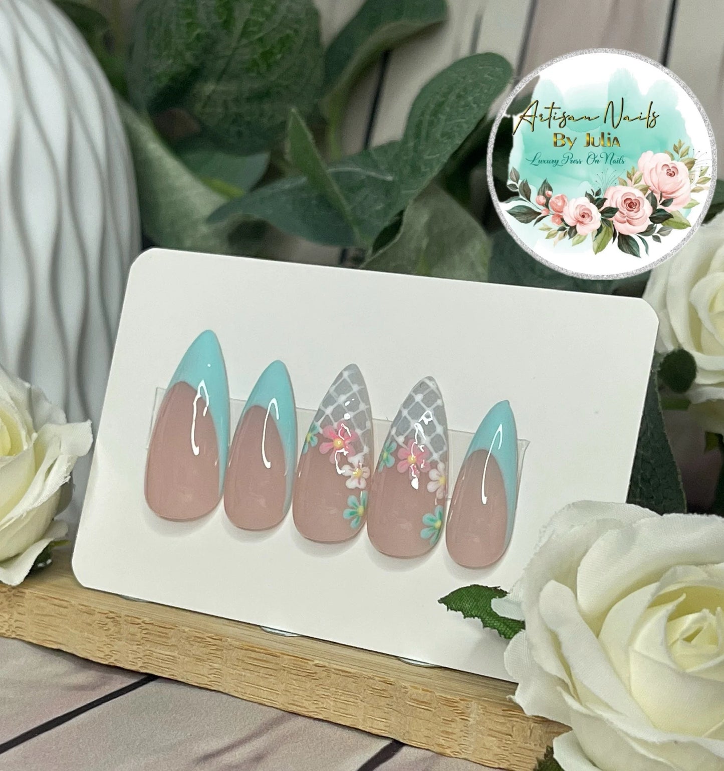 DÉLICAT - Ongles en gel à presser - Lot de 10 faux ongles à pointe française en dentelle - Fabriqués sur commande