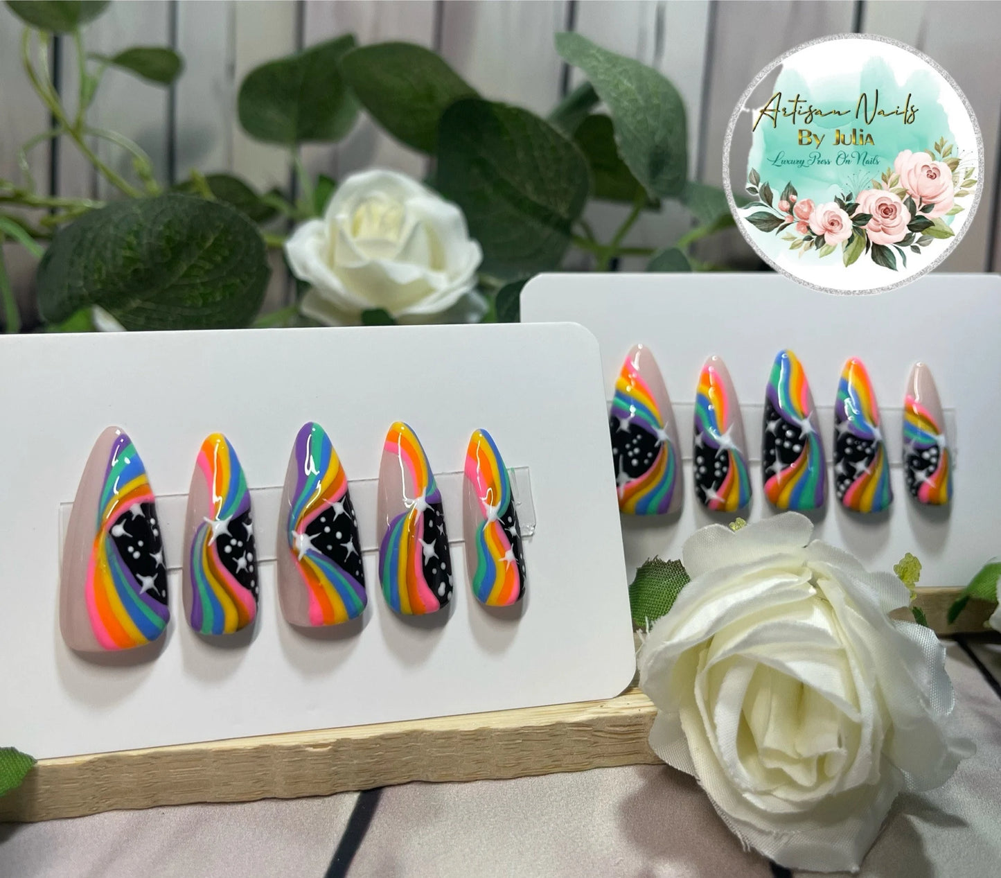 SHOW STOPPER - Ongles en gel à presser - Lot de 10 ongles noirs et arc-en-ciel avec étoiles - Fabriqués sur commande