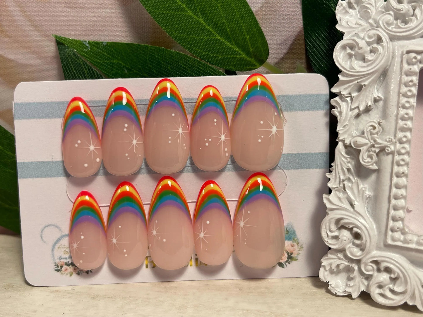 ARCOÍRIS BRILLANTE - Juego de 10 uñas francesas con punta de arcoíris y estrellas