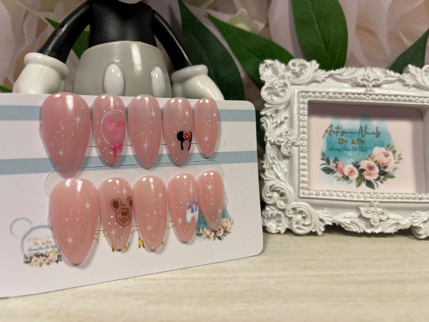 DISNEY DAYS - Set of 10 Glazed Star Nails with Mini Disney Details