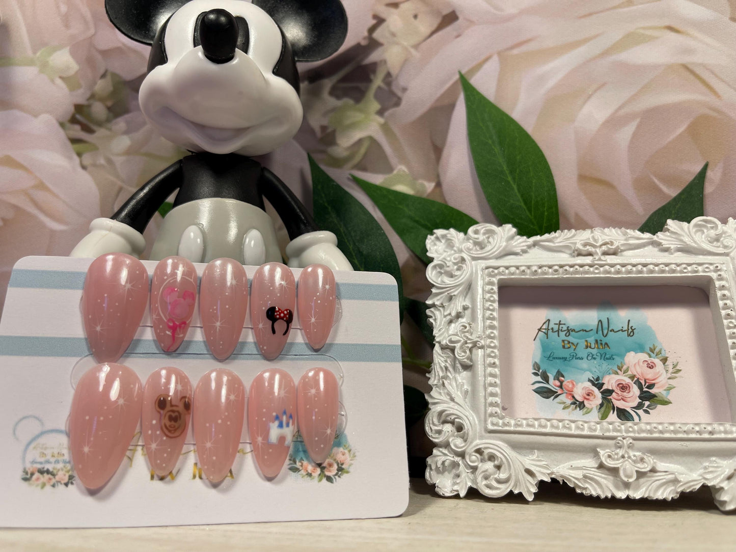 DISNEY DAYS - Set of 10 Glazed Star Nails with Mini Disney Details