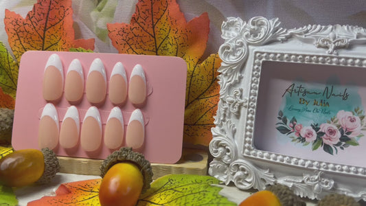 CLASSIC FRENCH - Set of 10 Classic French Tip Nails