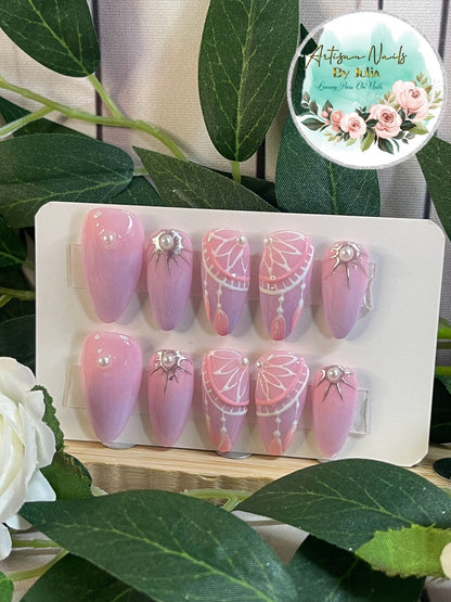 DREAMCATCHER - Juego de 10 uñas con diseño de atrapasueños en tonos perlados.