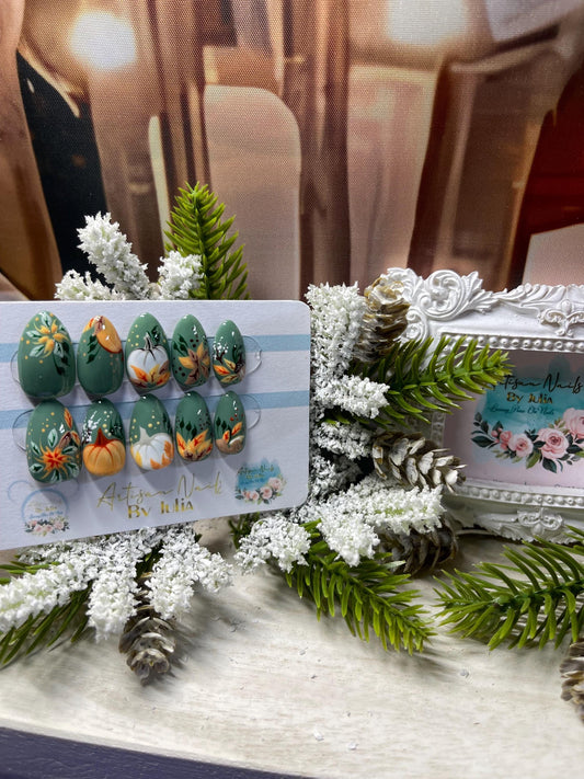 THANKFUL - Set of 10 Thanksgiving Pumpkin Nails in Fall colours