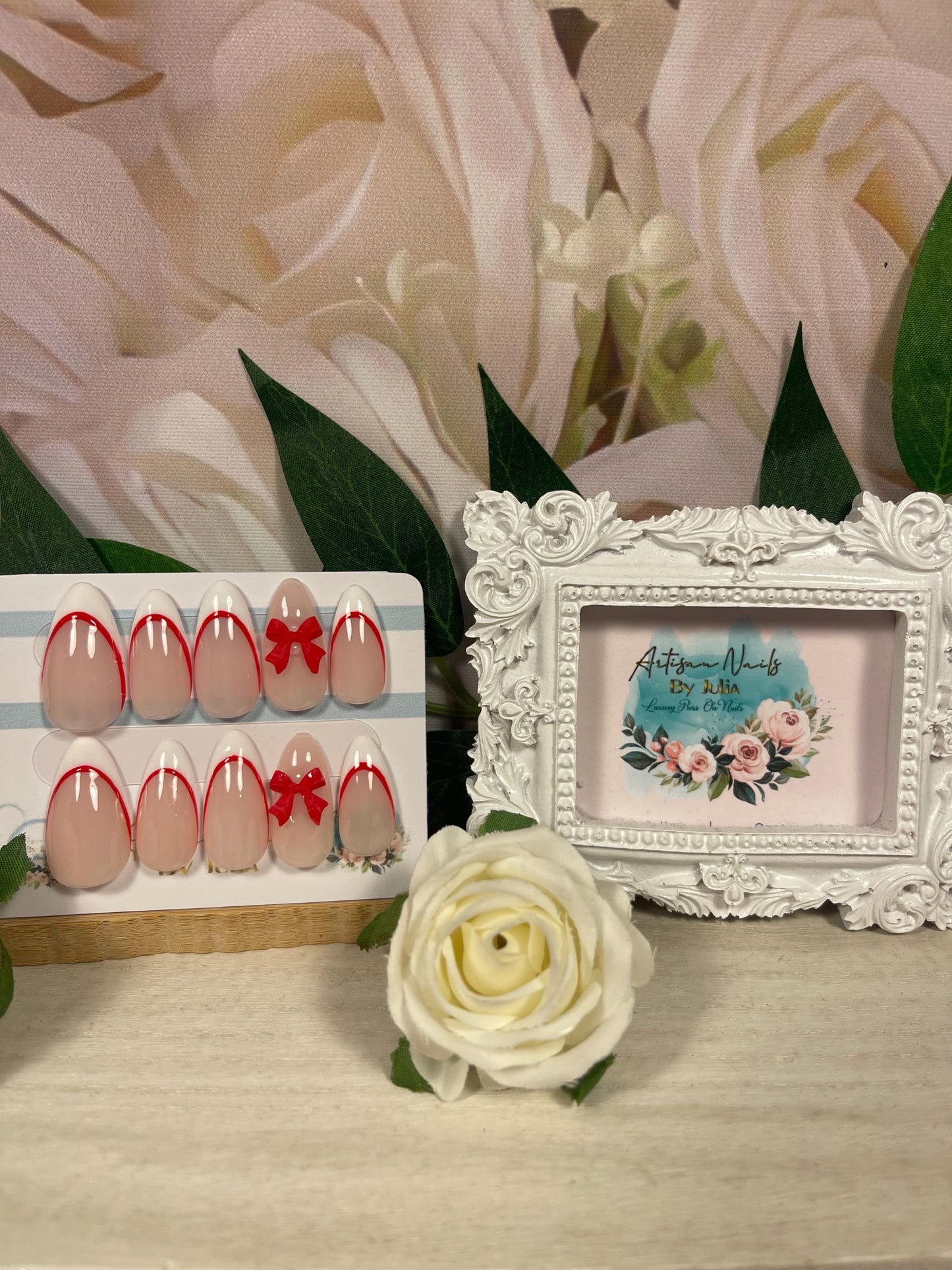 RED RIBBONS - Set of red Lined French tip nails with red bow