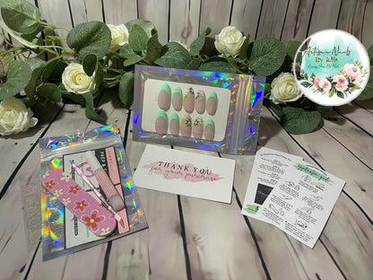 CORAZONES OTOÑOS - Set de 10 uñas nude apagadas con corazones Uñas