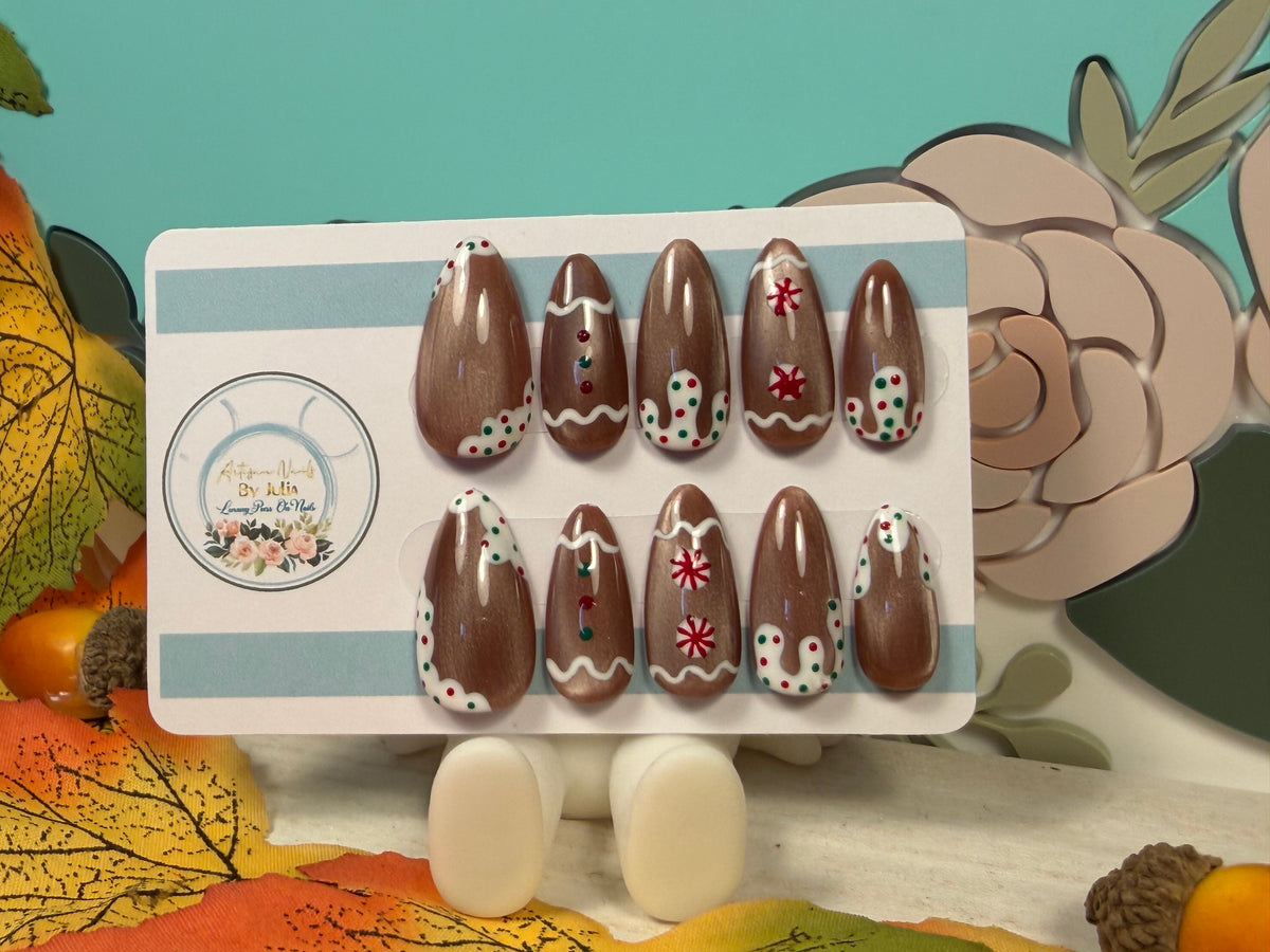 Gingerbread Lane | Cat Eye Christmas Press On Nails