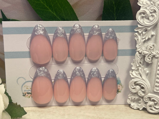 FROSTY BLUE  - Set of 10 mother of pearl swirled French tip Nails