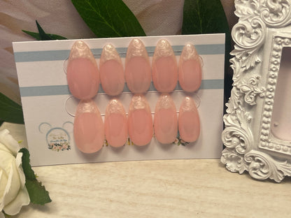 FROSTY IVORY  - Set of 10 mother of pearl swirled French tip  Nails