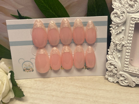 FROSTY IVORY  - Set of 10 mother of pearl swirled French tip  Nails