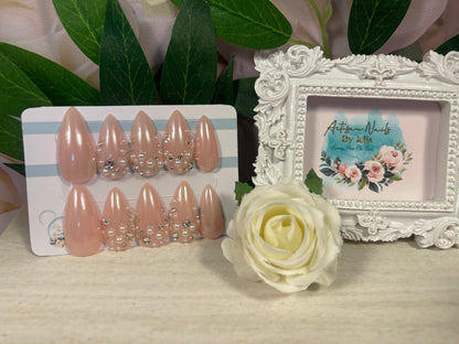 BEJEWELLED - Set of 10 Glazed Pearl & Diamond Nails