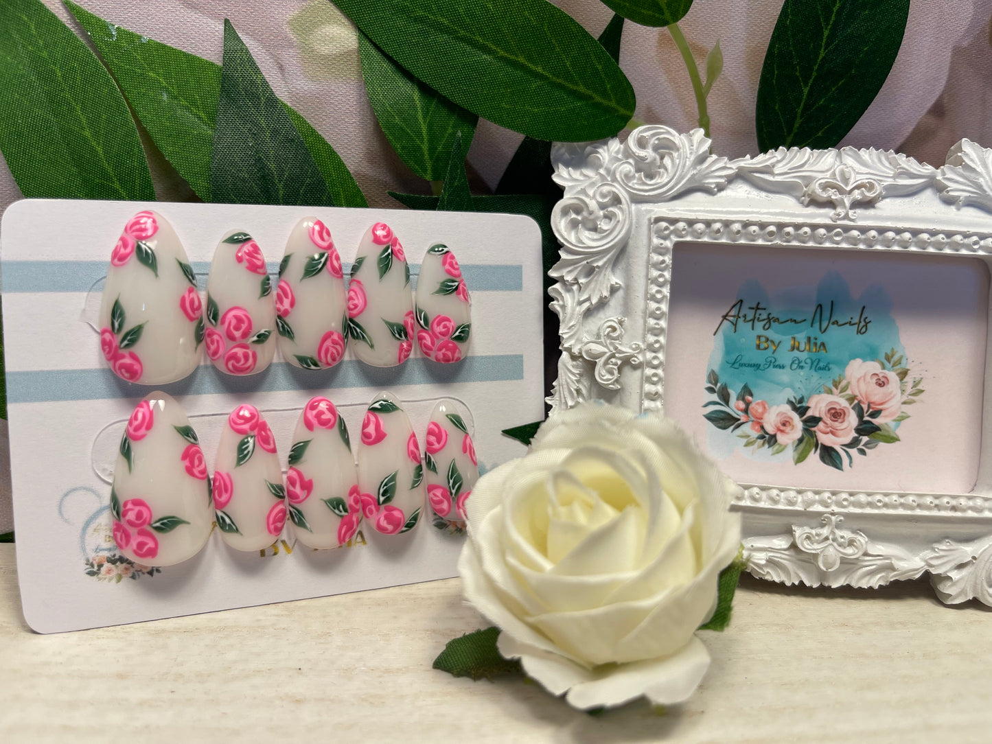 ROSEBUD BLUE - Juego de 10 uñas francesas con rosas azules y perlas