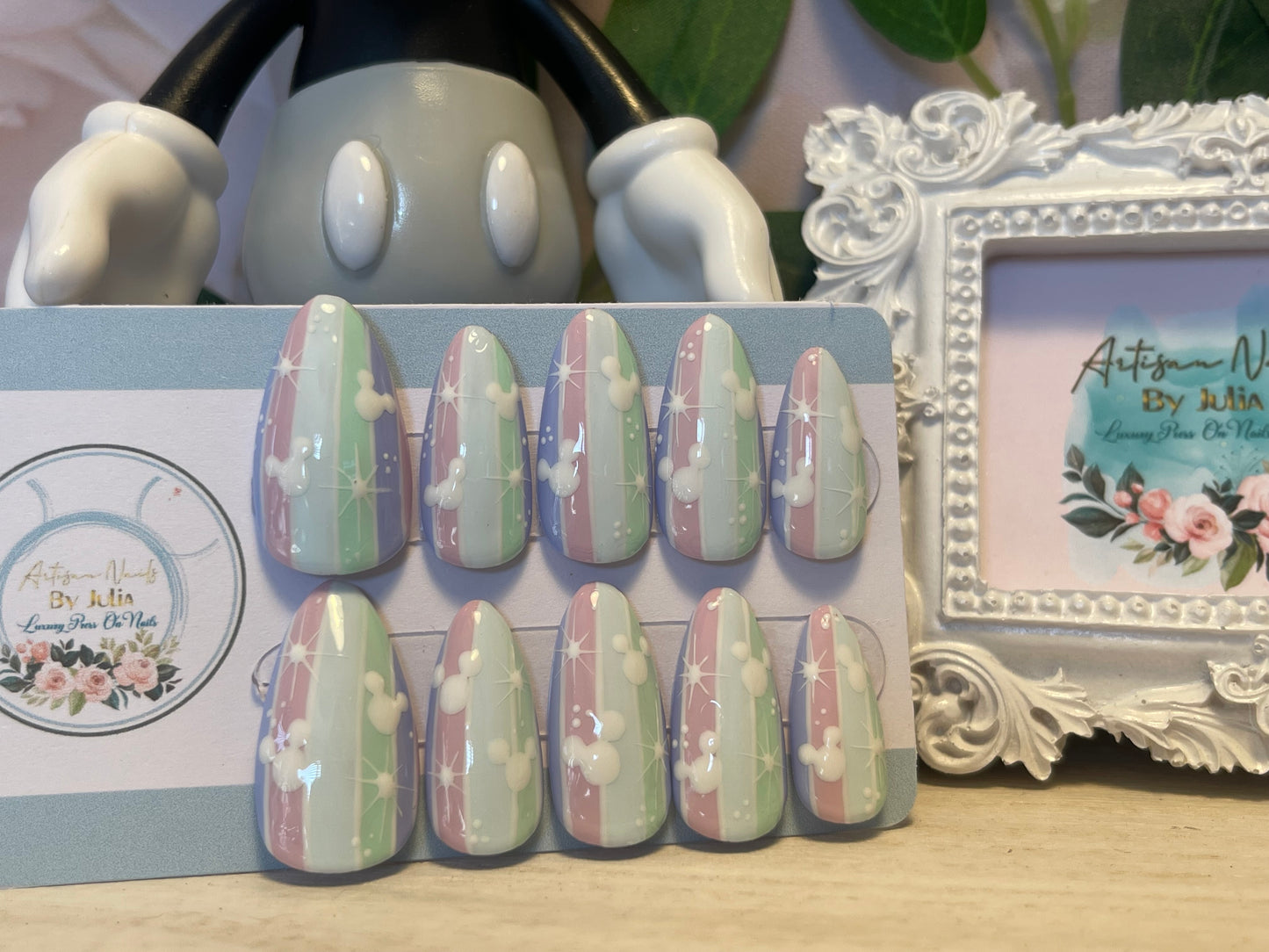 CANDY MAGIC  - Set of 10 Candy stripe Mickey Nails