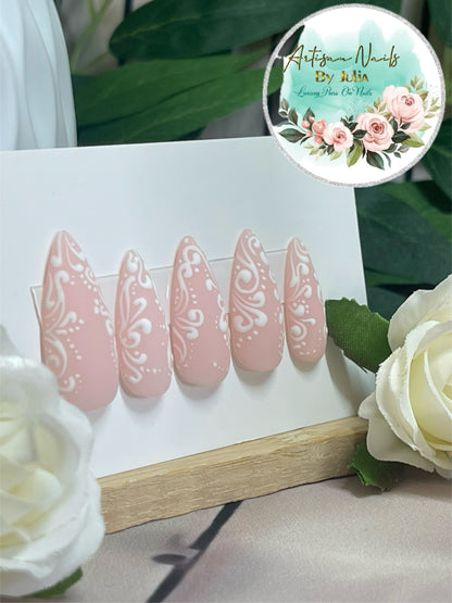 Ophelia - Gel Press on Nails - Lot de 10 ongles nude avec tourbillons blancs - Fabriqué sur commande