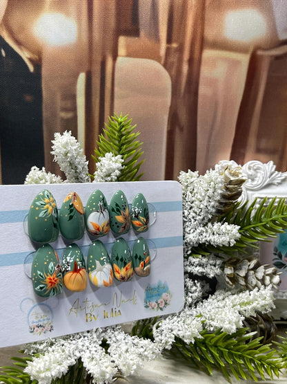 THANKFUL - Set of 10 Thanksgiving Pumpkin Nails in Fall colours