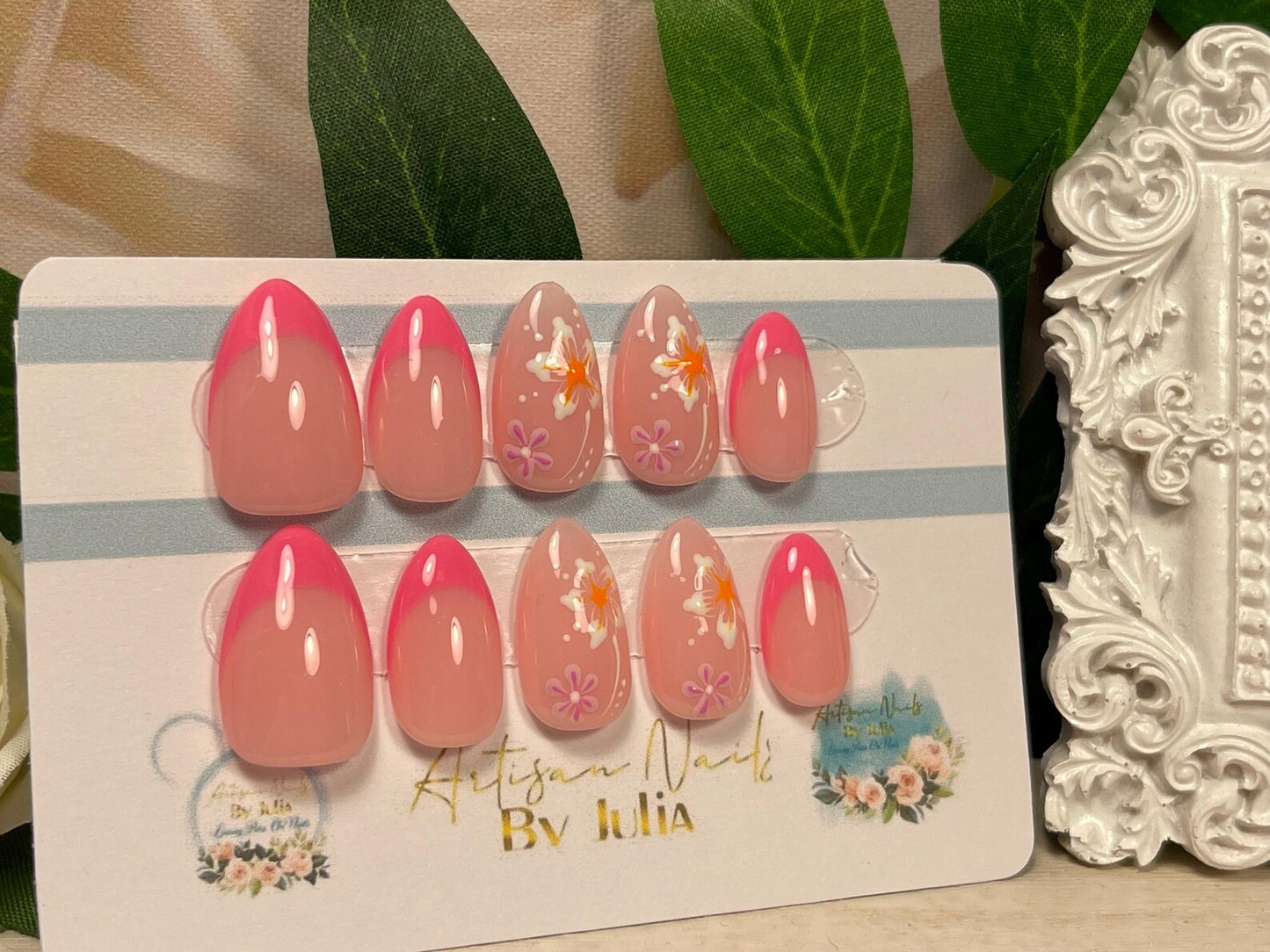 HIBISCO - Juego de 10 uñas francesas en rosa intenso con flores