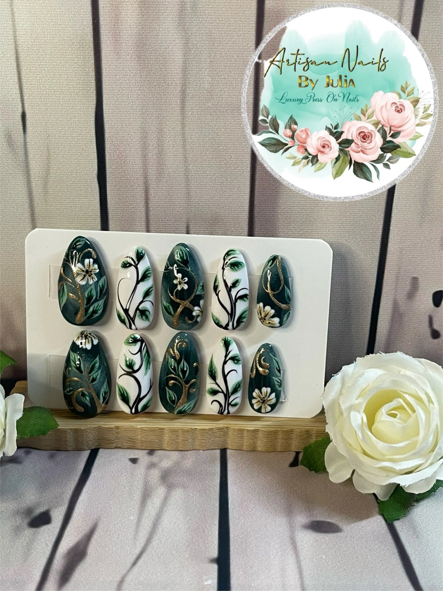 ETHEREAL - Gel Press on Nails - Lot de 10 ongles peints Vine - Fabriqué sur commande