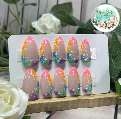 DAZZLE - Gel Press on Nails - Lot de 10 ongles arc-en-ciel avec étoiles - Fabriqué sur commande