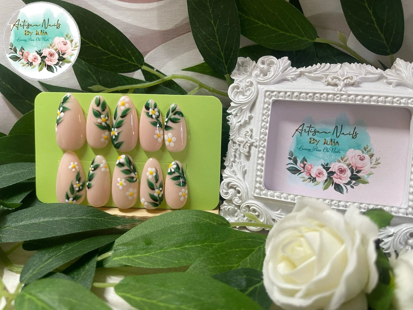 EDELWEISS - Set of 10 Floral Design Nails