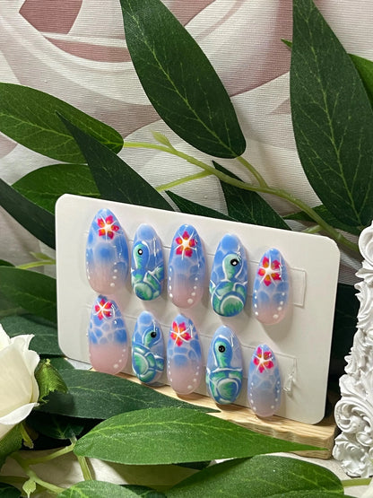 TURTLE BAY - Gel Press on Nails - Lot de 10 French Tips océan avec tortues - Fabriqué sur commande