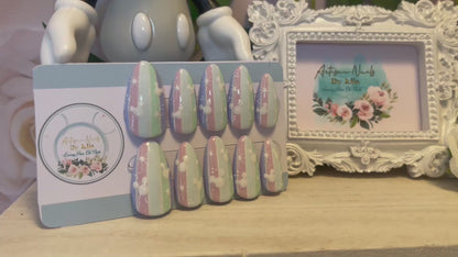 CANDY MAGIC  - Set of 10 Candy stripe Mickey Nails